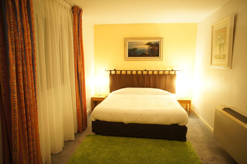 Inter-Hotel La Closerie Beaune โบน ห้อง รูปภาพ