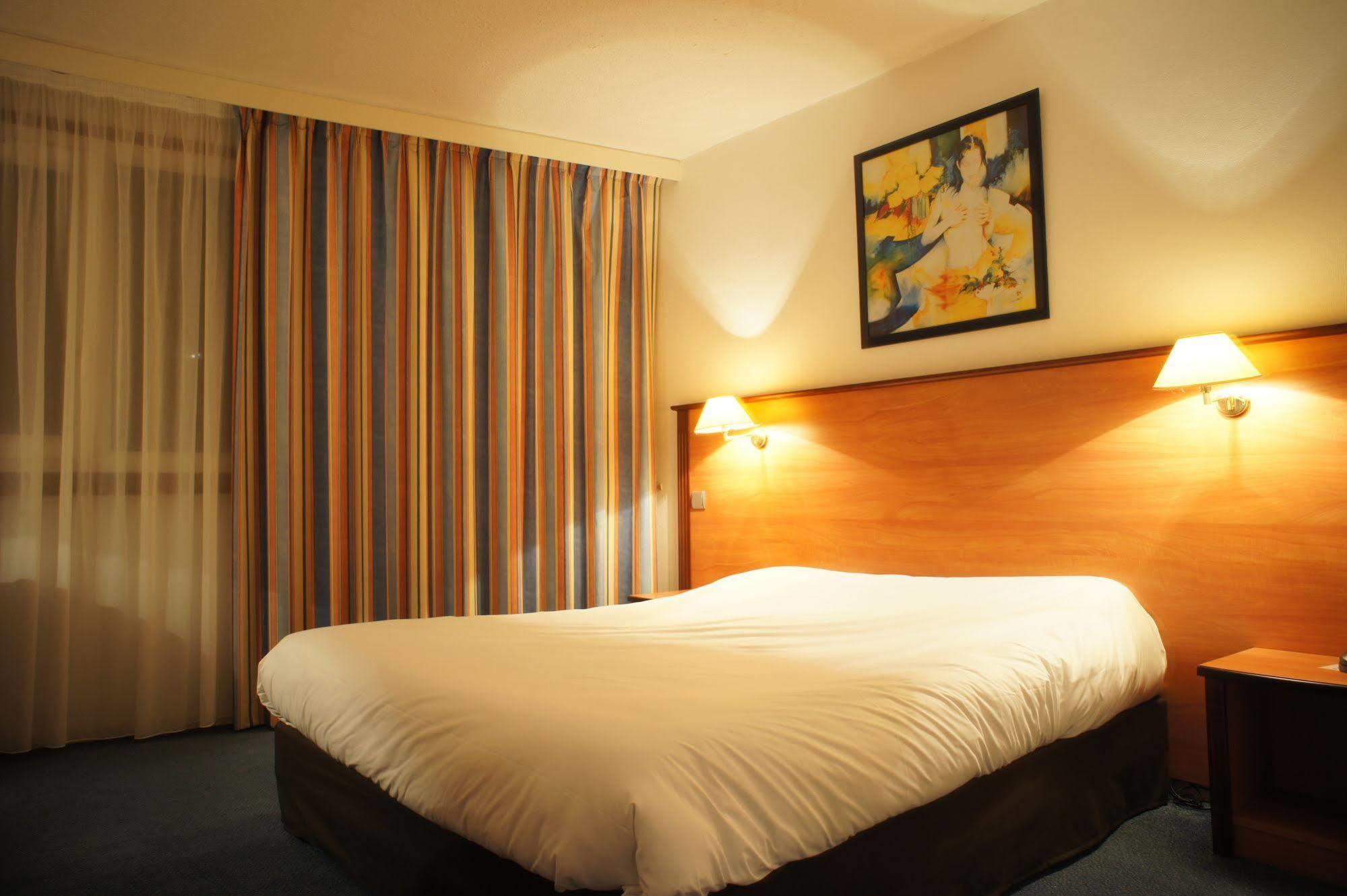 Inter-Hotel La Closerie Beaune โบน ภายนอก รูปภาพ