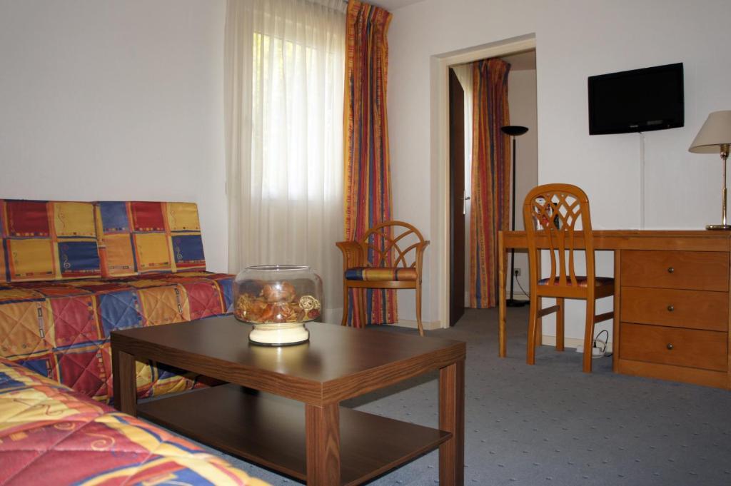 Inter-Hotel La Closerie Beaune โบน ห้อง รูปภาพ