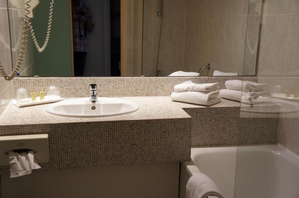 Inter-Hotel La Closerie Beaune โบน ภายนอก รูปภาพ